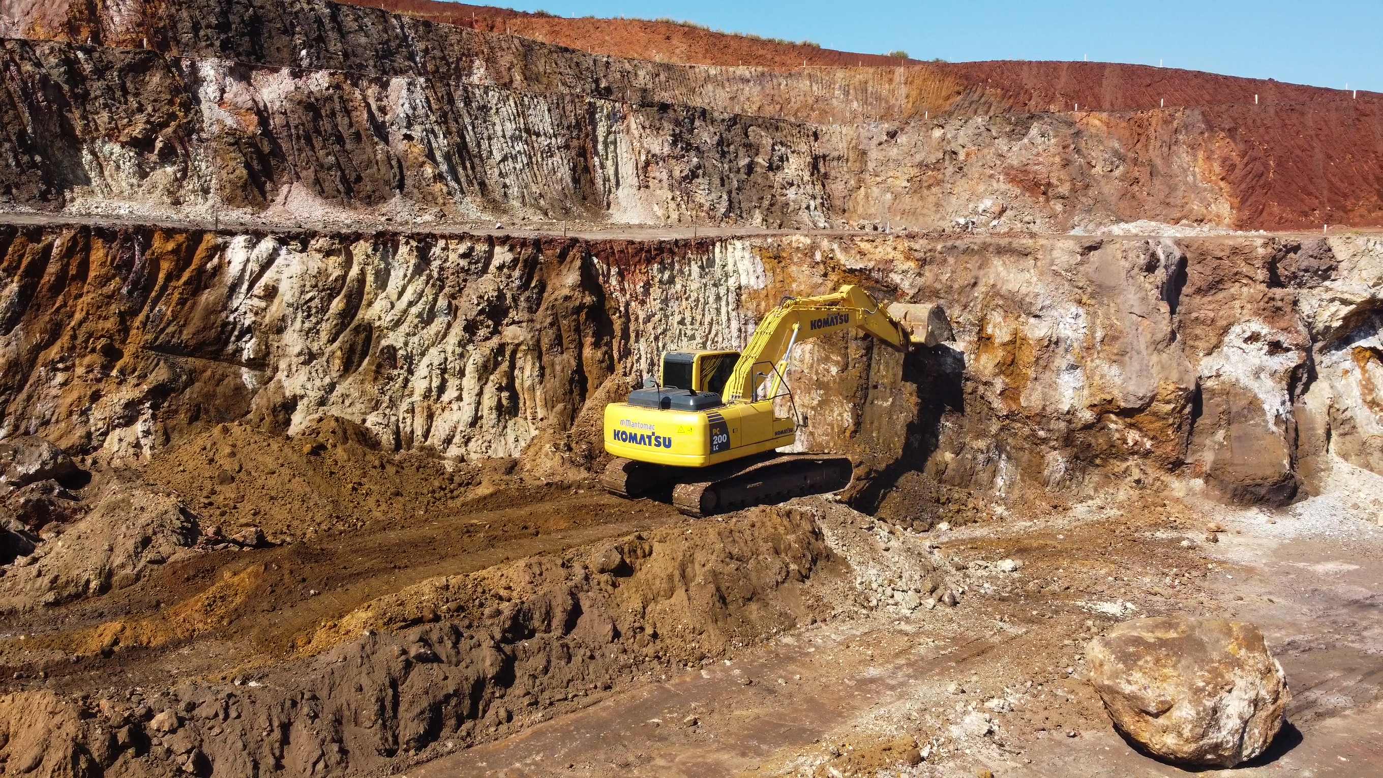 Há mais de 60 anos liderando a mineração de fluorita com excelência, sustentabilidade e inovação.
